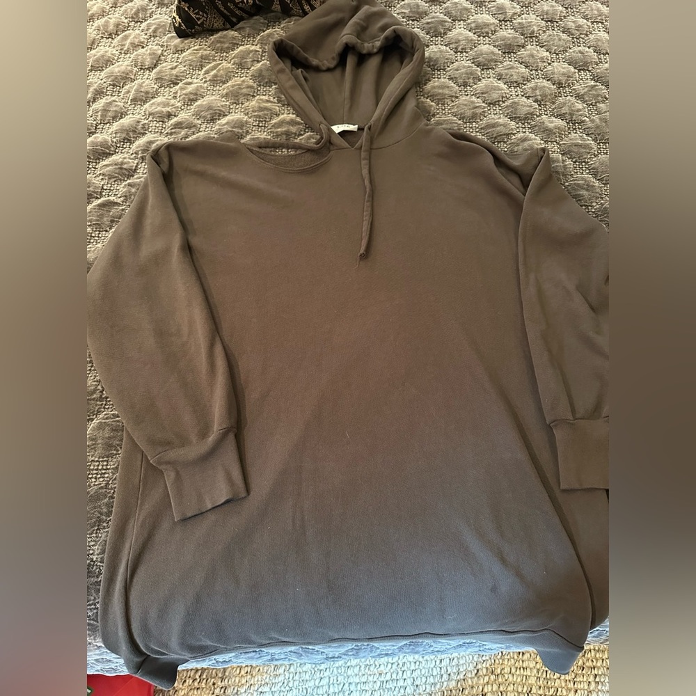 LNA sweatshirt
